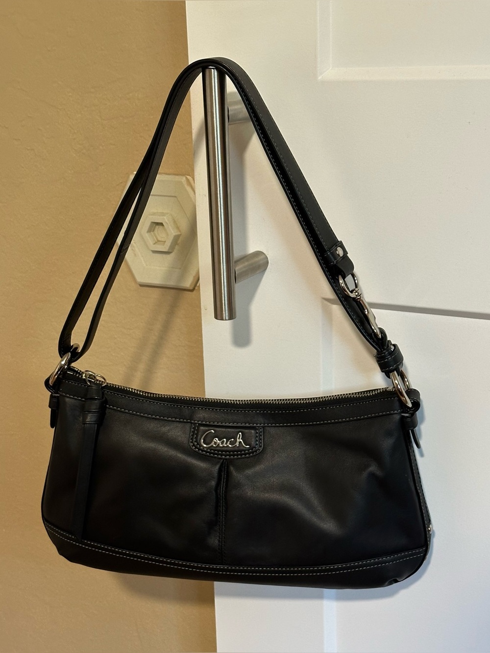EUC Coach Black Leather Shoulder Bag